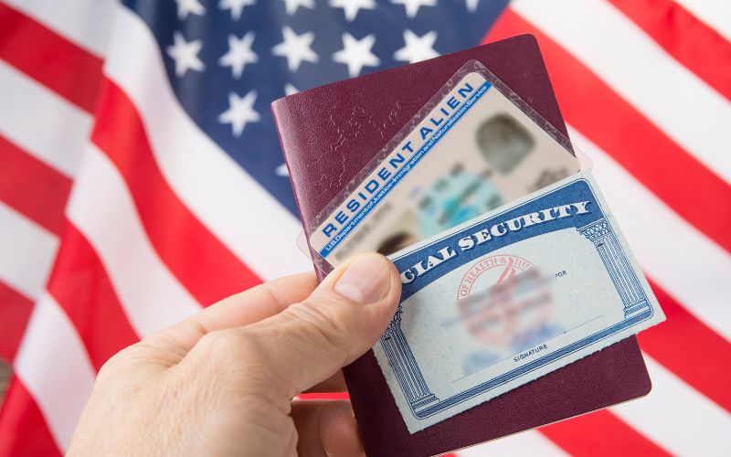 Thẻ xanh Mỹ và 5 cách lấy thẻ xanh Mỹ hợp pháp dễ nhất